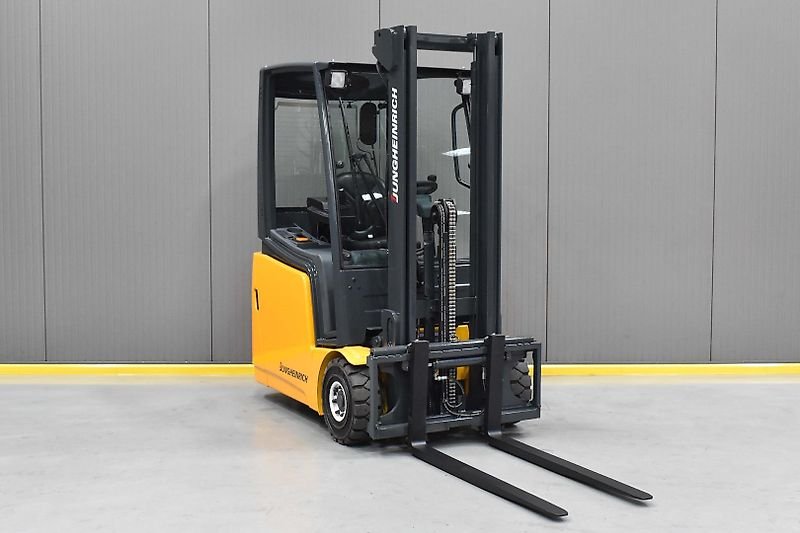 Chariot élévateur électrique EFG 213