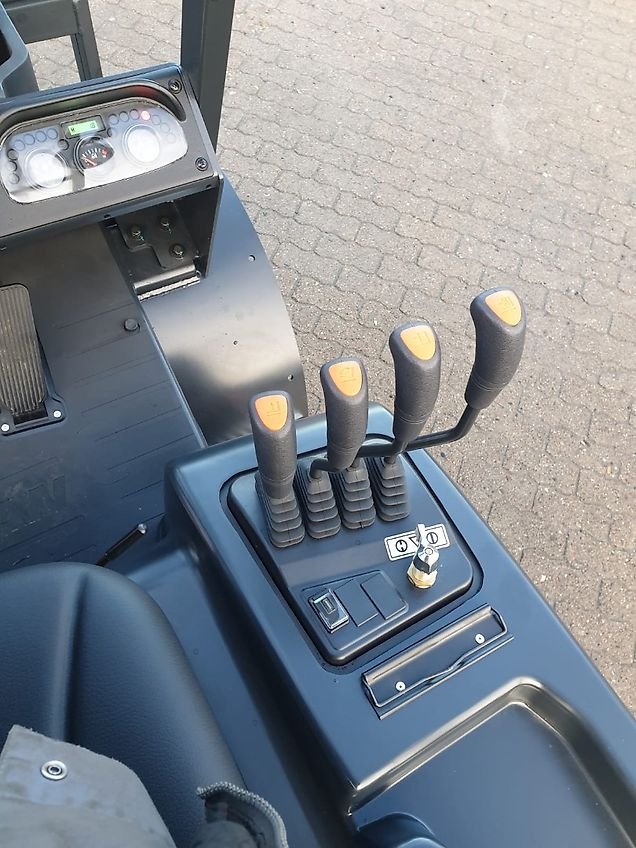 Chariot élévateur DOOSAN D30 NXP – Image 14