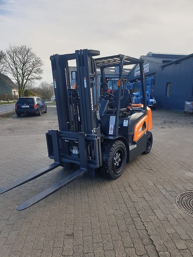 Chariot élévateur DOOSAN D30 NXP