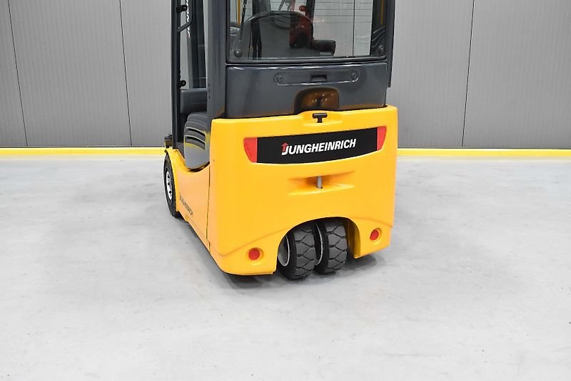 Chariot élévateur électrique EFG 213 – Image 6