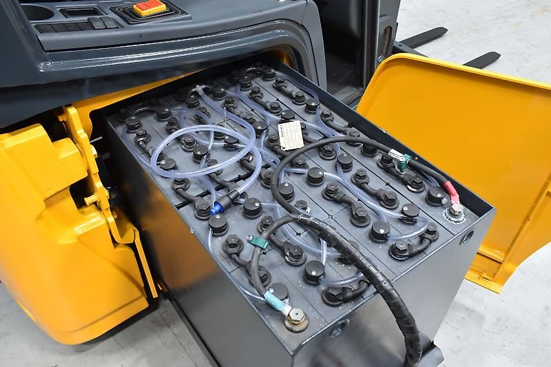 Chariot élévateur électrique EFG 213 – Image 7